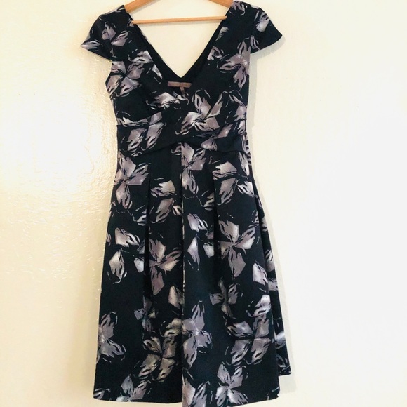 Halston Heritage Surplice Cocktail Dress floral print in black and Gray - Picture 5 of 8